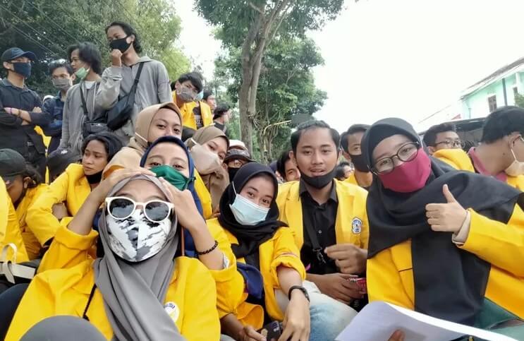 Yang Sebenarnya Terjadi di Ruang Rapat BEM (Pengakuan Mantan Aktivis)