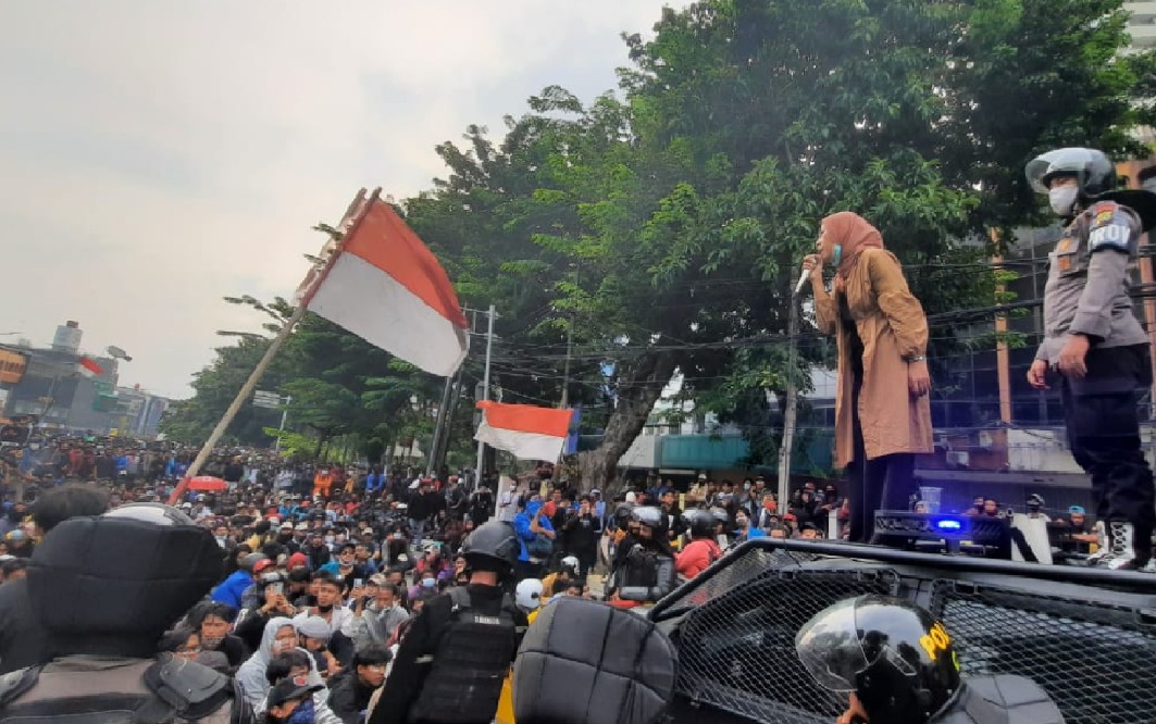 Apa yang Dimaksud dengan Mahasiswi?